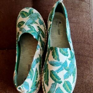 Clarks cloud steppers